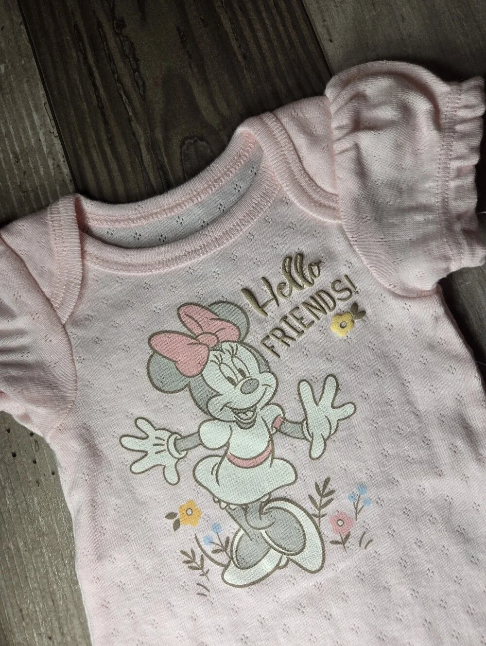 NWT Disney Pink Minnie Mouse Bodysuit with Coordinating Bib – 2pc Size Newborn